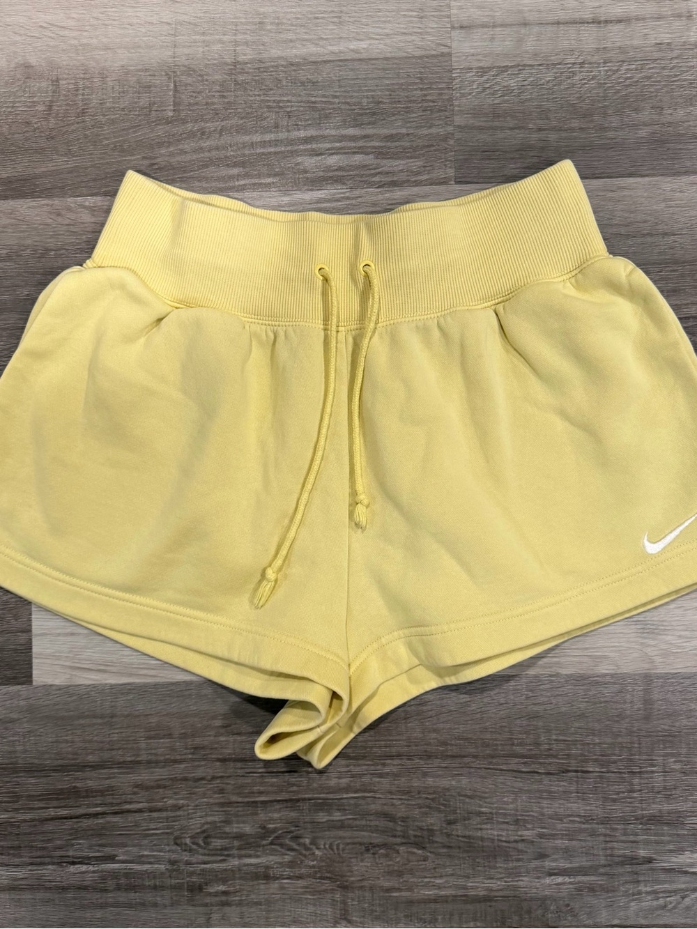 Nike Womens Sportswear Club Fleece Shorts Butter Yellow Drawstring Cotton Size M